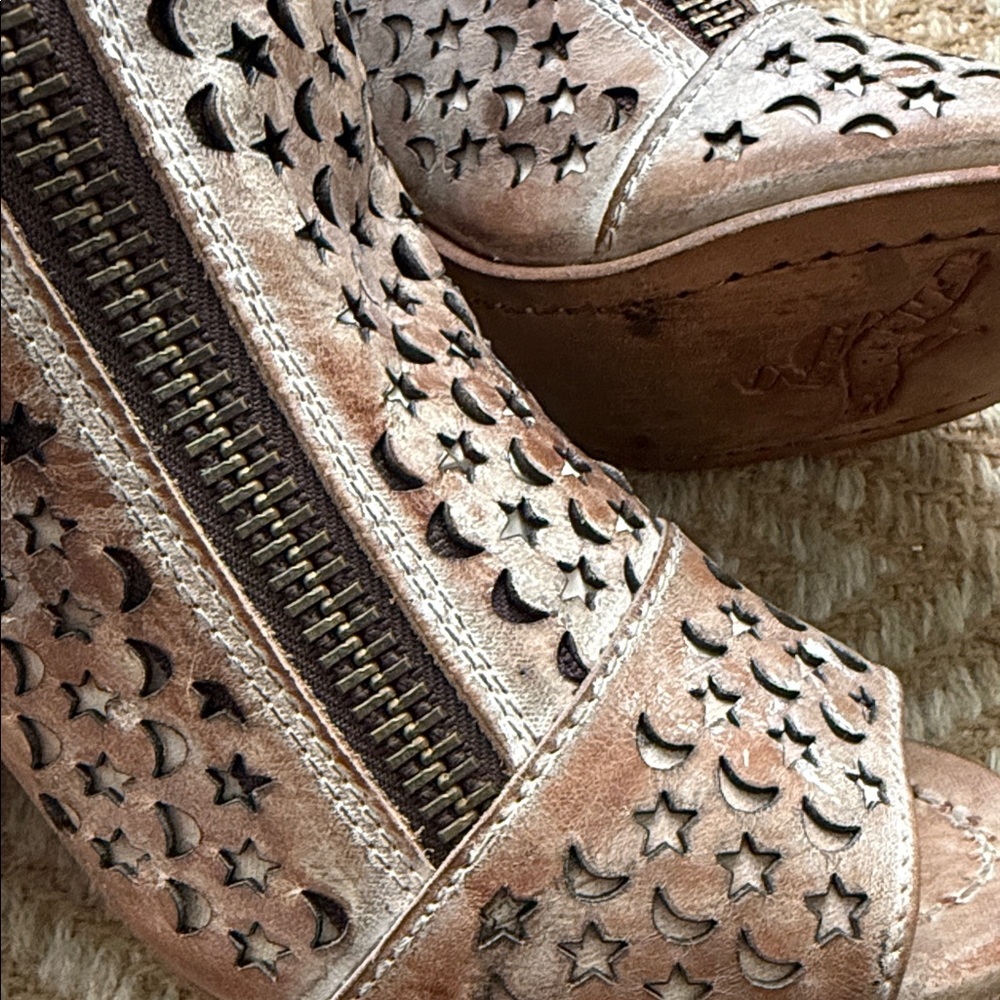 Freebird Theresa Taupe sz 8 Cut-Out Heeled Boots - Picture 14 of 15